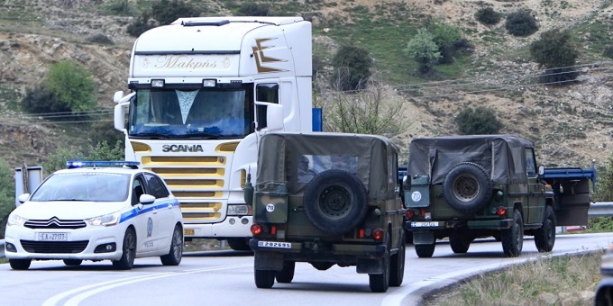 Ανατροπή στρατιωτικού οχήματος στη Θεσσαλονίκη